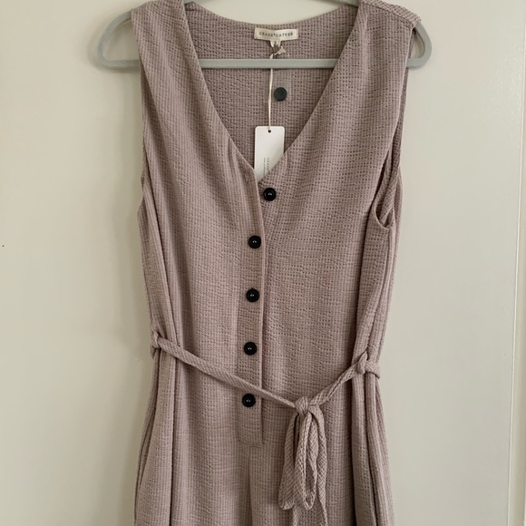 Wide Legged Jumpsuit - Picture 3 of 5